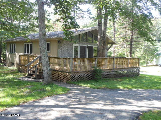 132 Gold Key Road Milford, PA 18337 - Photo 2 of 20 side