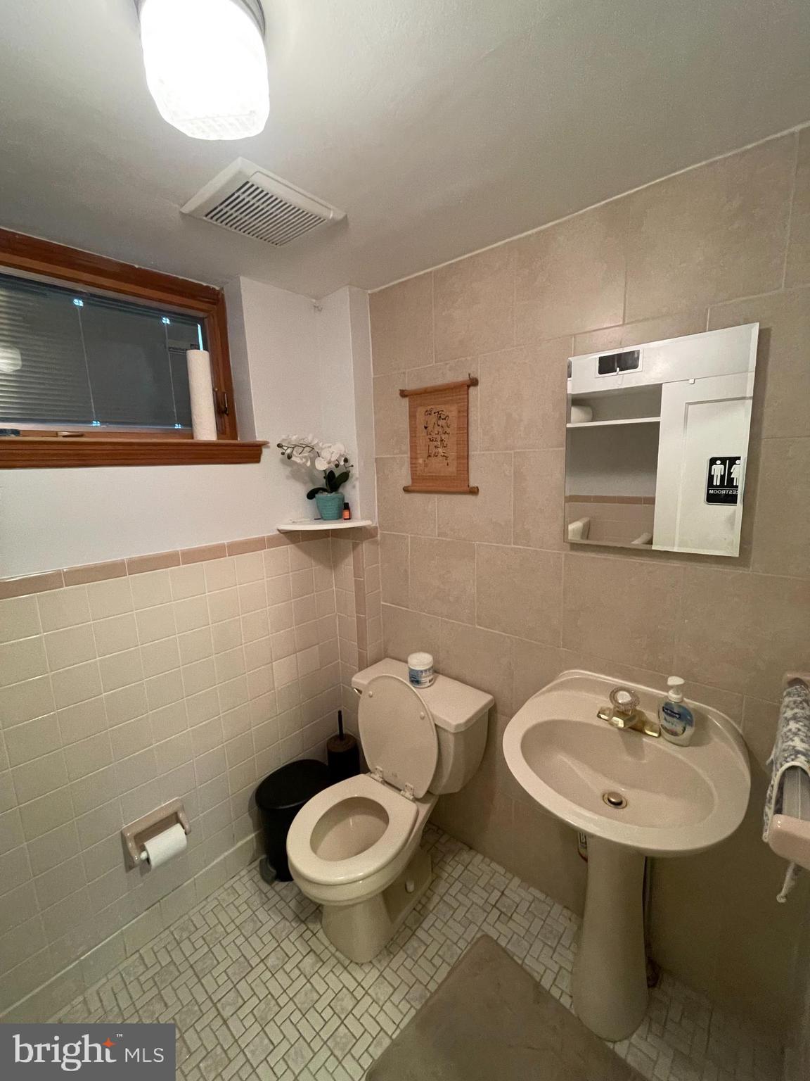 954 Westfield Road Springfield, PA 19064 - Photo 18 of 44 Powder Room