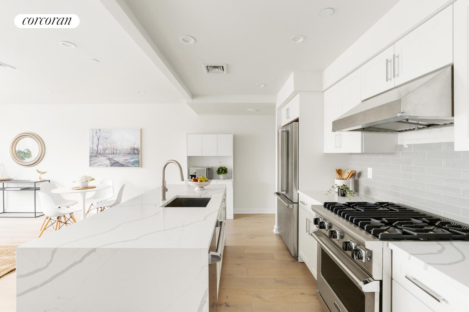 23-23 30th Road, Unit 5B Queens, NY 11102 - Photo 2 of 12