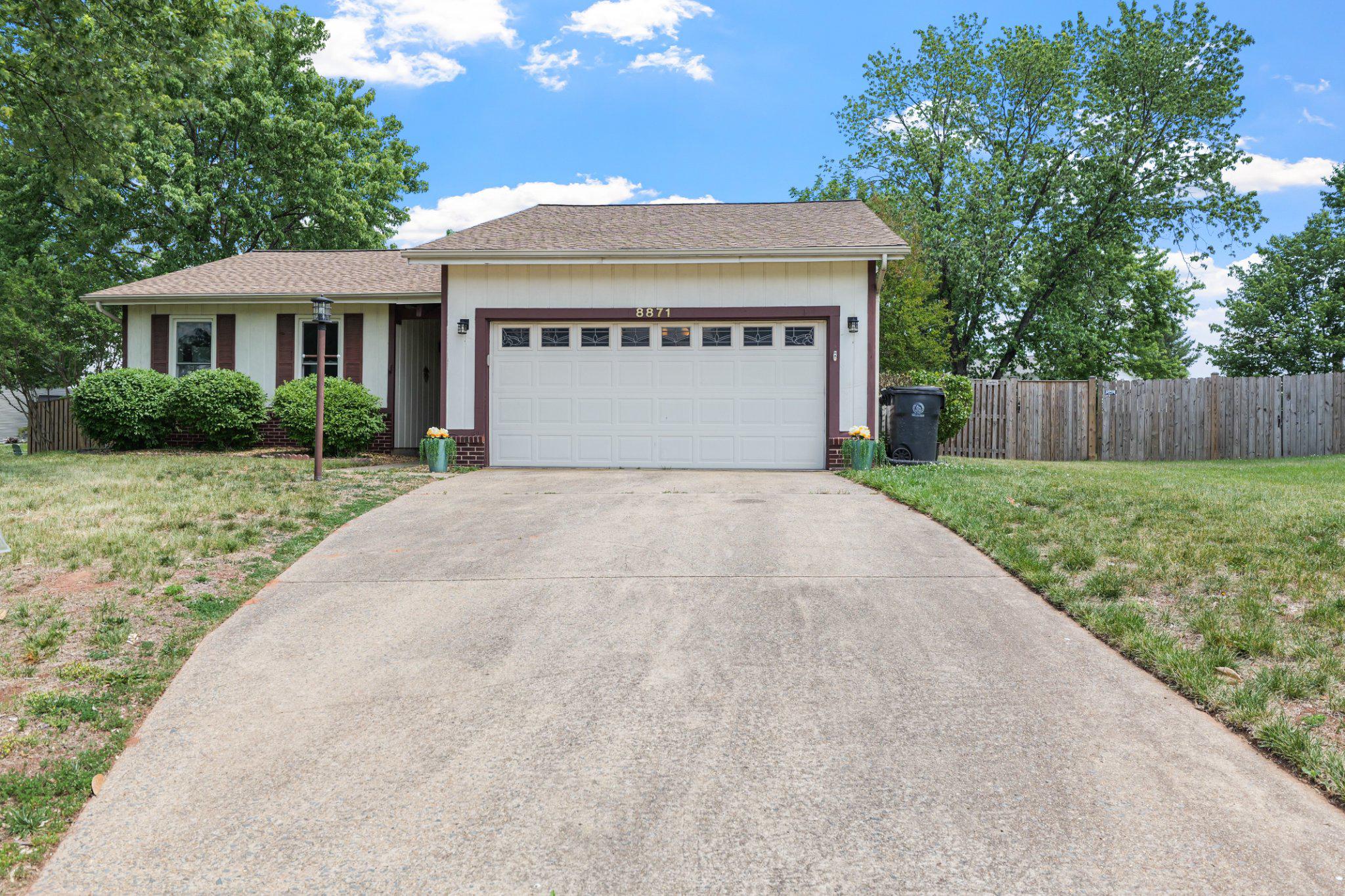 8871 Butternut Street Manassas, VA 20110 - Photo 2 of 29 Two car garage with long driveway!