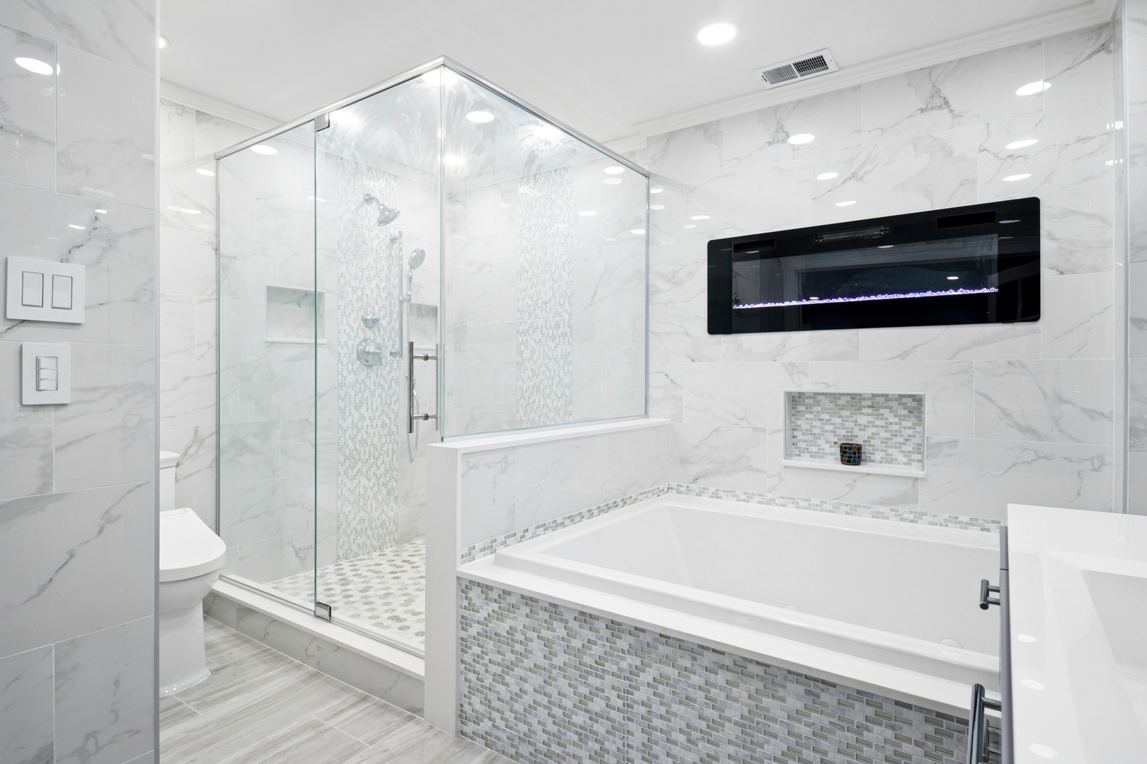 453 Raintree Drive, Unit 3P Glen Ellyn, IL 60137 - Photo 17 of 27 Gallery Image 17
