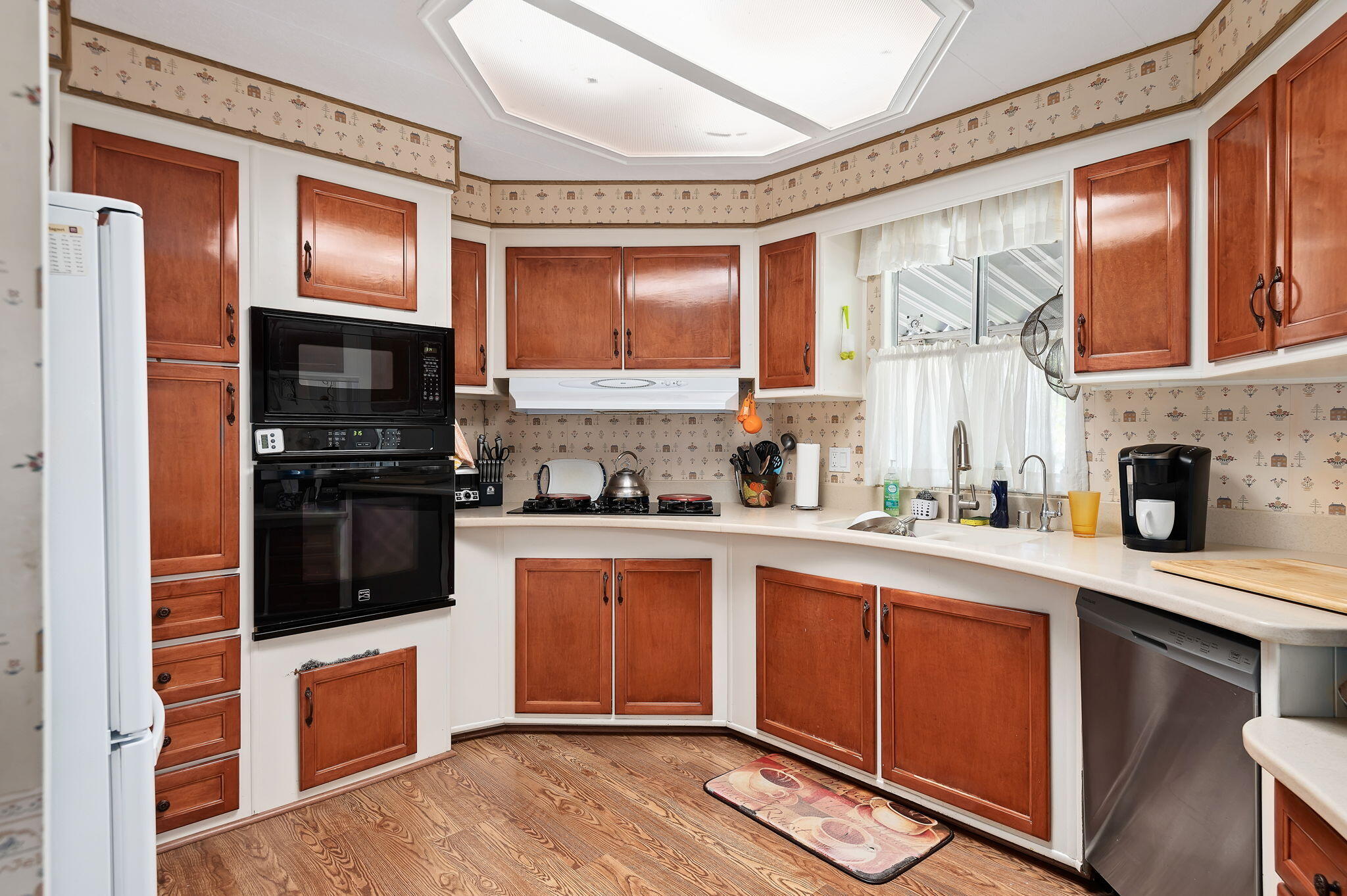 340 Old Mill Road, Unit 235 Santa Barbara, CA 93110 - Photo 4 of 12 Kitchen