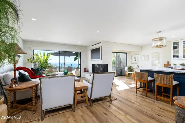 $2,395,000 | 818 Caliente Lane, Ventura, CA 93001