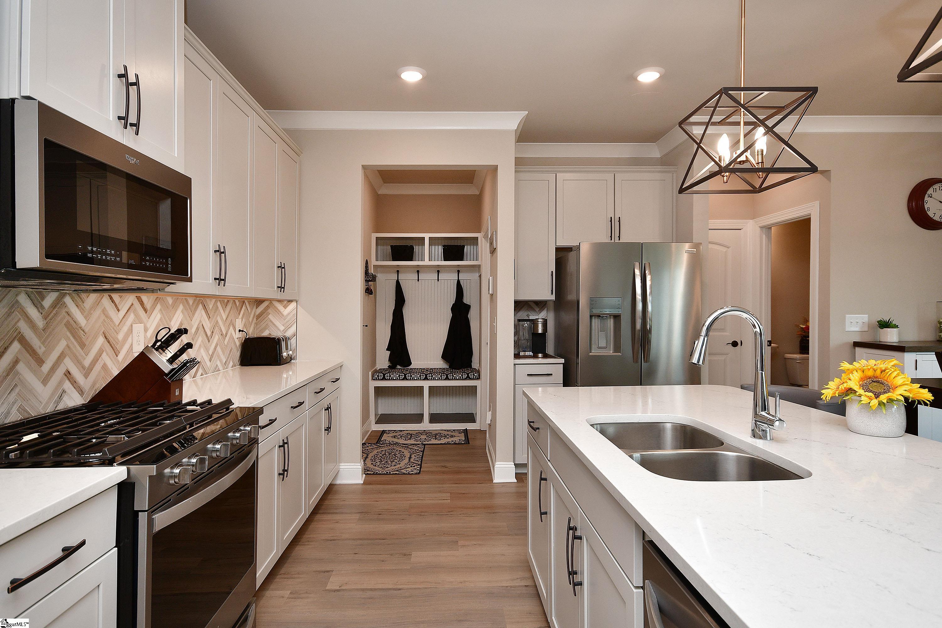 304 River Otter Road Simpsonville, SC 29680 - Photo 8 of 34 Gallery Image 8