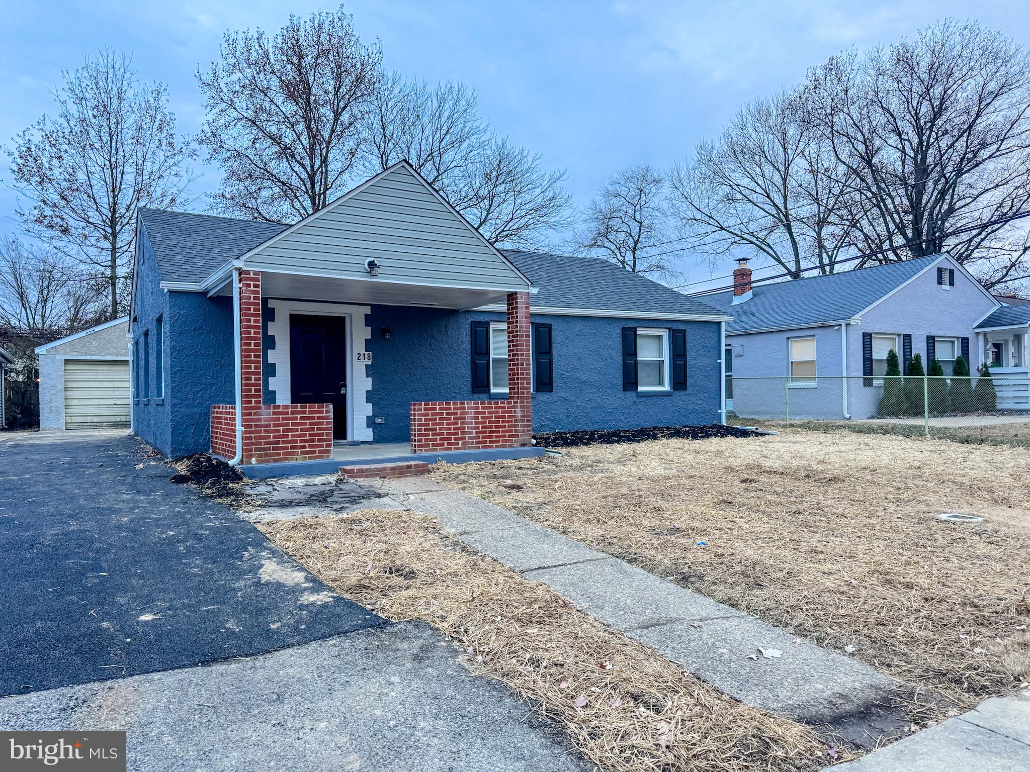 218 Blue Hen Road New Castle, DE 19720 - Photo 1 of 27 Front of House