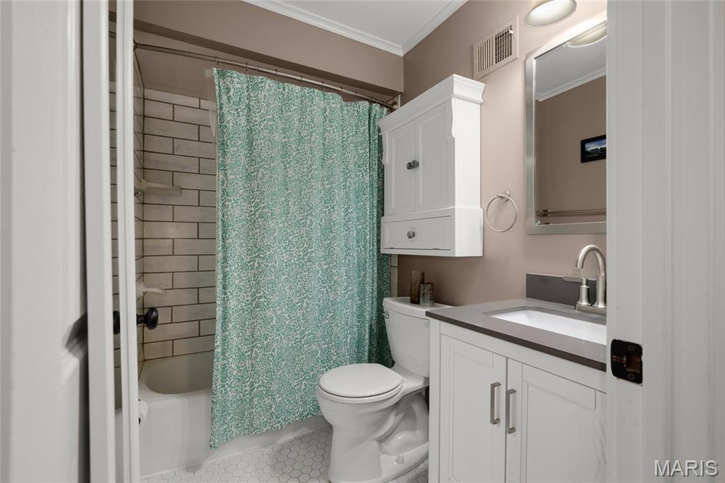 438 North Sappington Road, Unit B Glendale, MO 63122 - Photo 11 of 21 Gallery Image 11