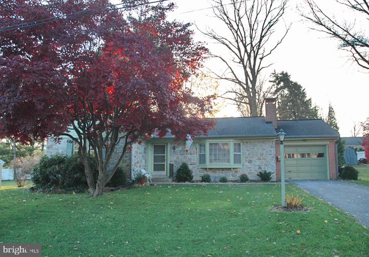 542 Lexington Road Lancaster, PA 17603 - Photo 1 of 21 Gallery Image 1