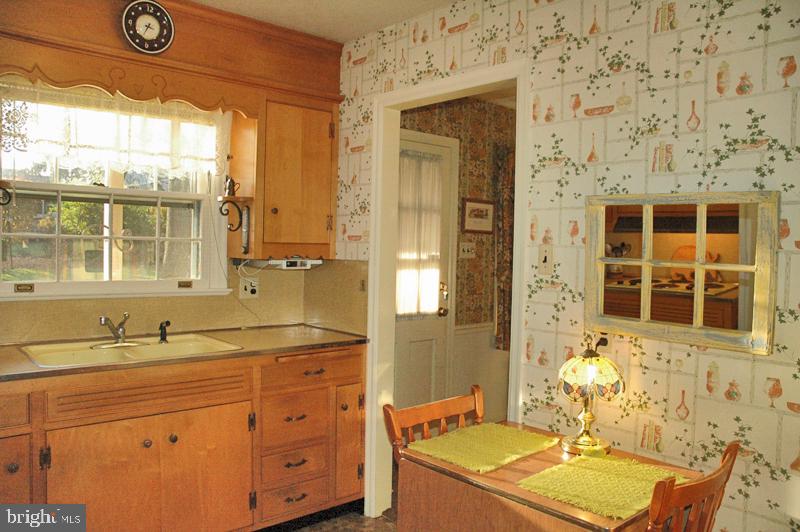 542 Lexington Road Lancaster, PA 17603 - Photo 11 of 21 Gallery Image 11