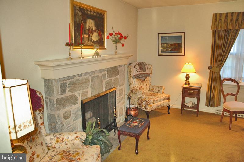 542 Lexington Road Lancaster, PA 17603 - Photo 6 of 21 Gallery Image 6
