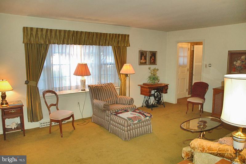 542 Lexington Road Lancaster, PA 17603 - Photo 7 of 21 Gallery Image 7