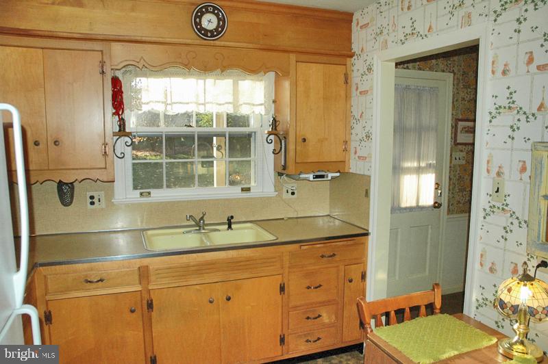 542 Lexington Road Lancaster, PA 17603 - Photo 10 of 21 Gallery Image 10