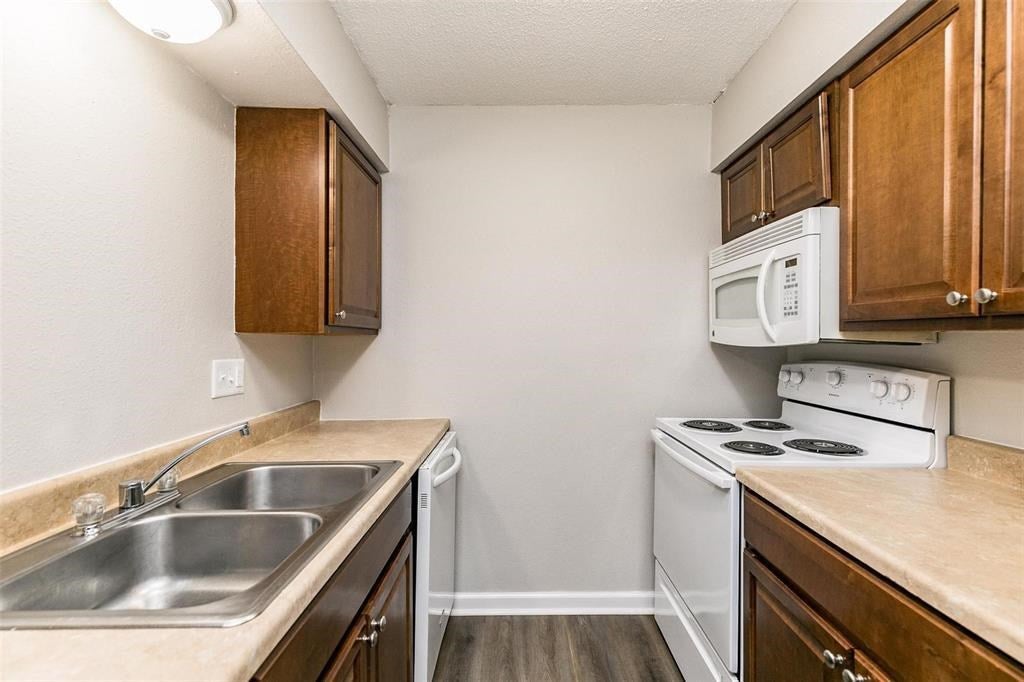 1429 Edgewood Road Northwest, Unit 10 Cedar Rapids, IA 52405 - Photo 10 of 20 Gallery Image 10