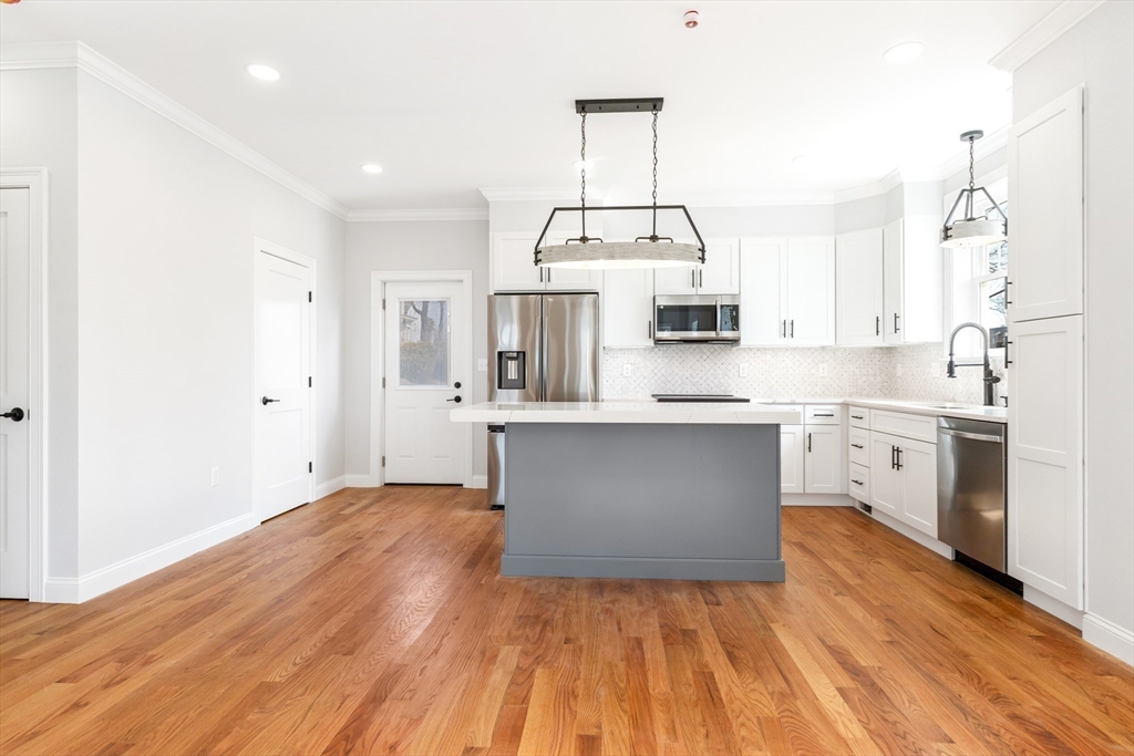 741 Washington Street, Unit 2 Canton, MA 02021 - Photo 8 of 33 Gallery Image 8