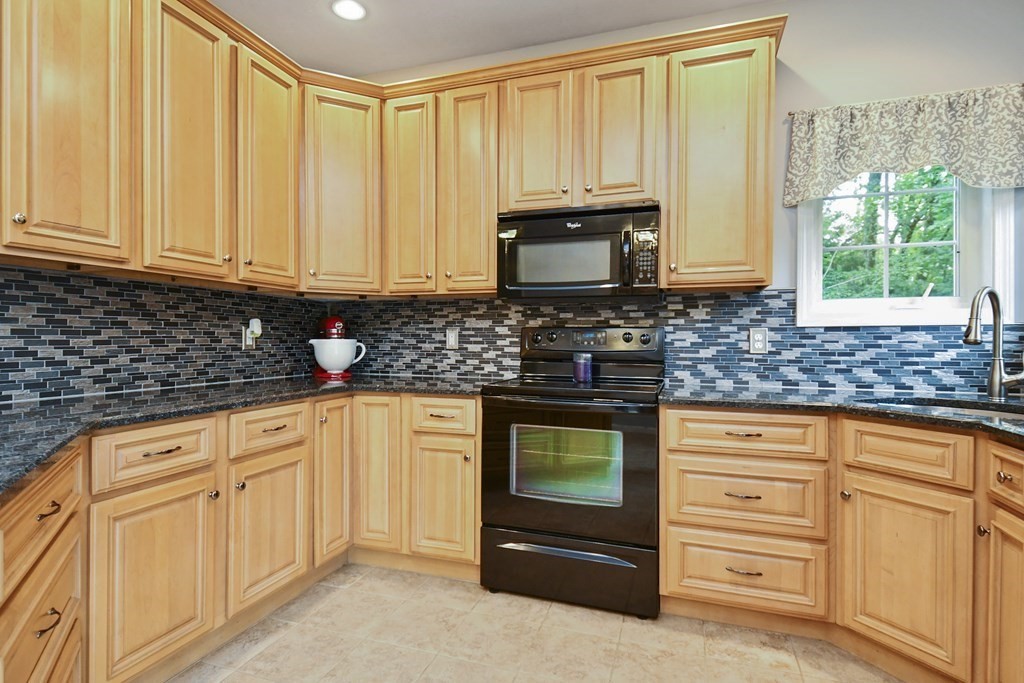 127 Sherbert Road Ashburnham, MA 01430 - Photo 11 of 37