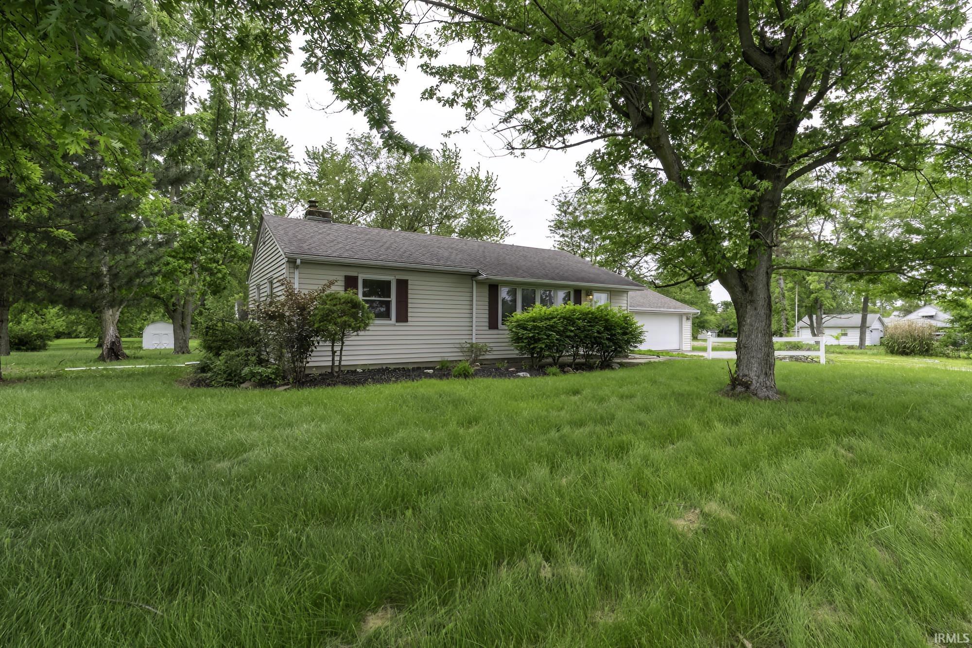 10630 Marion Center Road Fort Wayne, IN 46816 - Photo 3 of 24