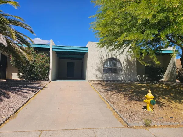 $1,000 | 1361 Plaza Merito, Unit C, Sierra Vista, AZ 85635