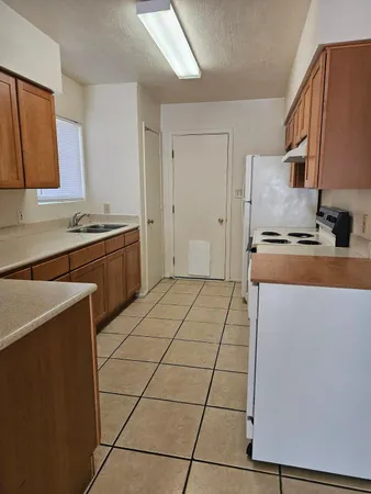 $1,000 | 1361 Plaza Merito, Unit C, Sierra Vista, AZ 85635