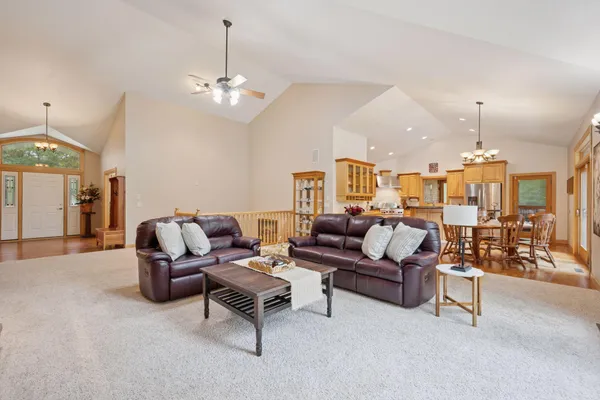 $900,000 | 19148 Eaglewood Road, Clearwater, MN 55320