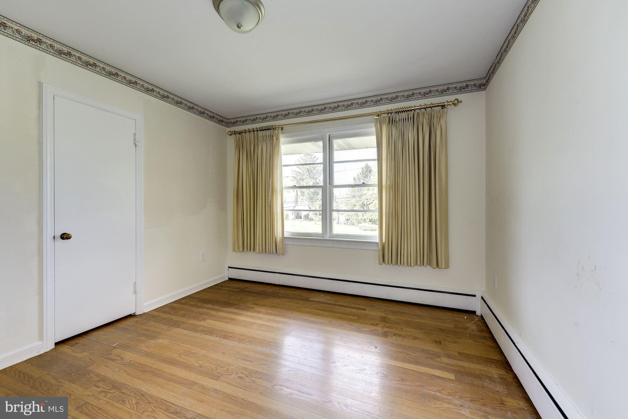 76 Federal City Road Ewing, NJ 08638 - Photo 19 of 32 Bedroom 4: 11'x11
