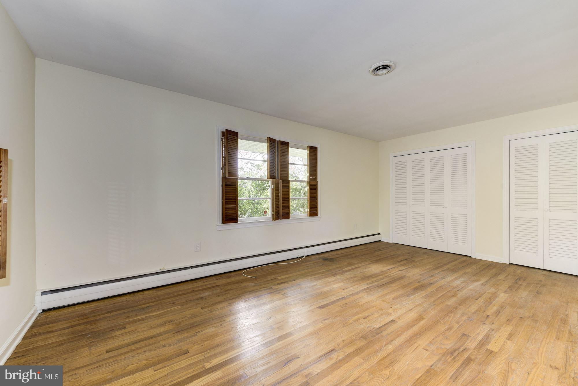 76 Federal City Road Ewing, NJ 08638 - Photo 24 of 32 Bedroom 1: 19'x12'