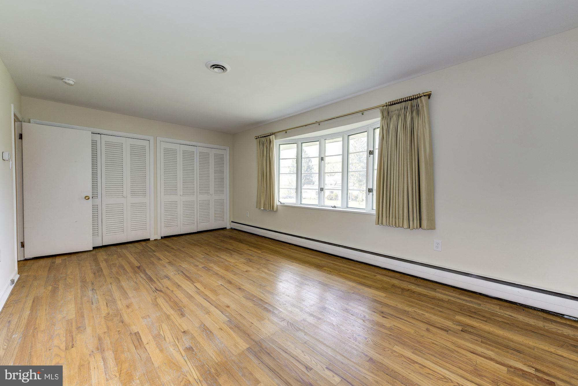 76 Federal City Road Ewing, NJ 08638 - Photo 26 of 32 Bedroom 2: 18'x12'