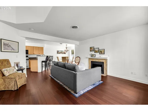 $410,000 | 17200 Southeast 26th Drive, Unit L43, Vancouver, WA 98683