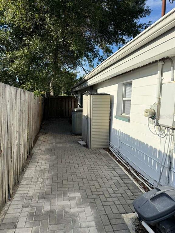 7917 Rideout Road Tampa, FL 33619 - Photo 8 of 51