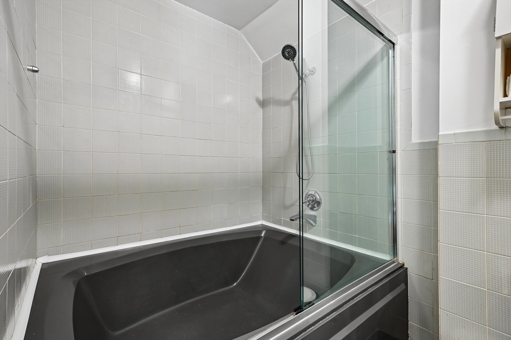 325 Mammoth Road, Unit 3 Lowell, MA 01854 - Photo 21 of 38