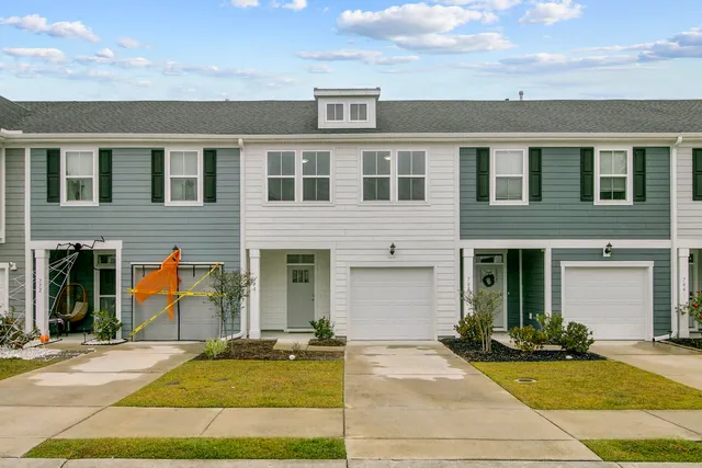 $295,000 | 770 Trotters Lane, Moncks Corner, SC 29461