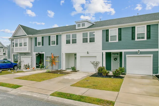 $295,000 | 770 Trotters Lane, Moncks Corner, SC 29461