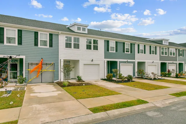 $295,000 | 770 Trotters Lane, Moncks Corner, SC 29461