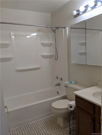 $2,000 | 22 Brittany Drive, Middletown, NY 10940