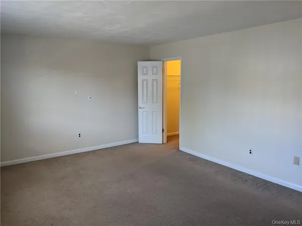 $2,000 | 22 Brittany Drive, Middletown, NY 10940