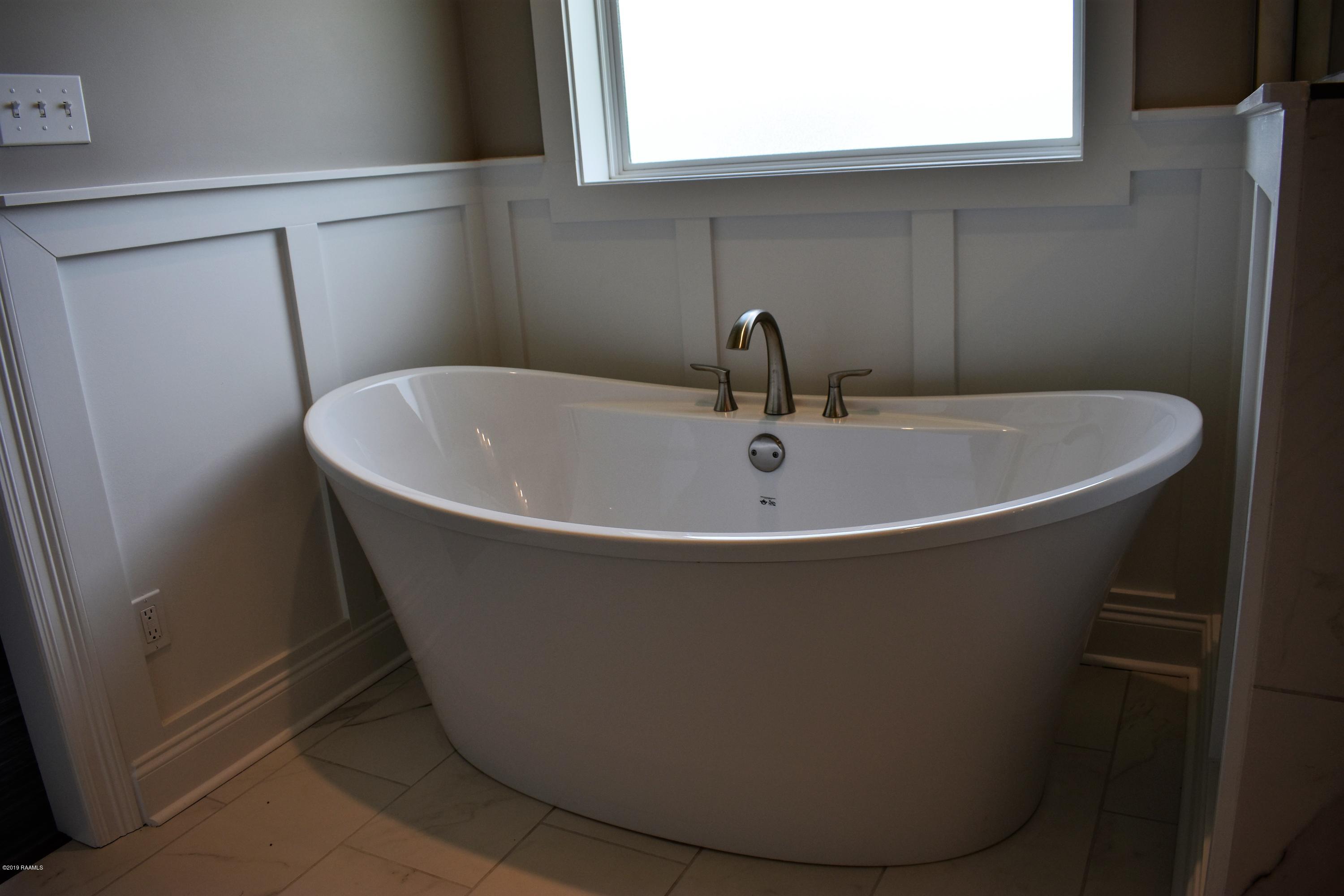 237 Whispering Meadows Road Broussard, LA 70518 - Photo 14 of 27 Gallery Image 14