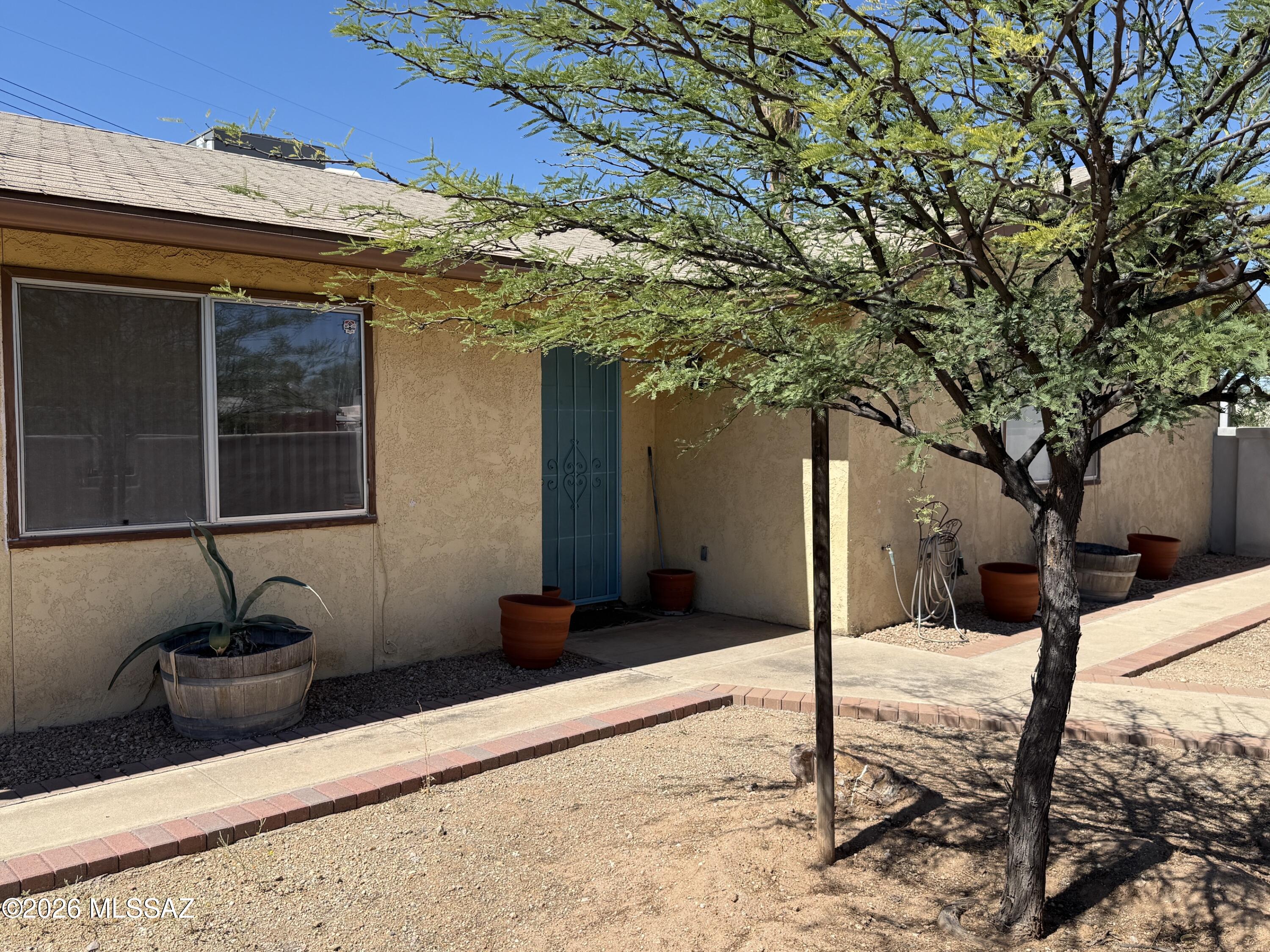 4086 East Montecito Street Tucson, AZ 85711 - Photo 4 of 49 IMG_4686