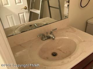 197 Devils Hole Road Cresco, PA 18326 - Photo 14 of 27 a bathroom with a tub