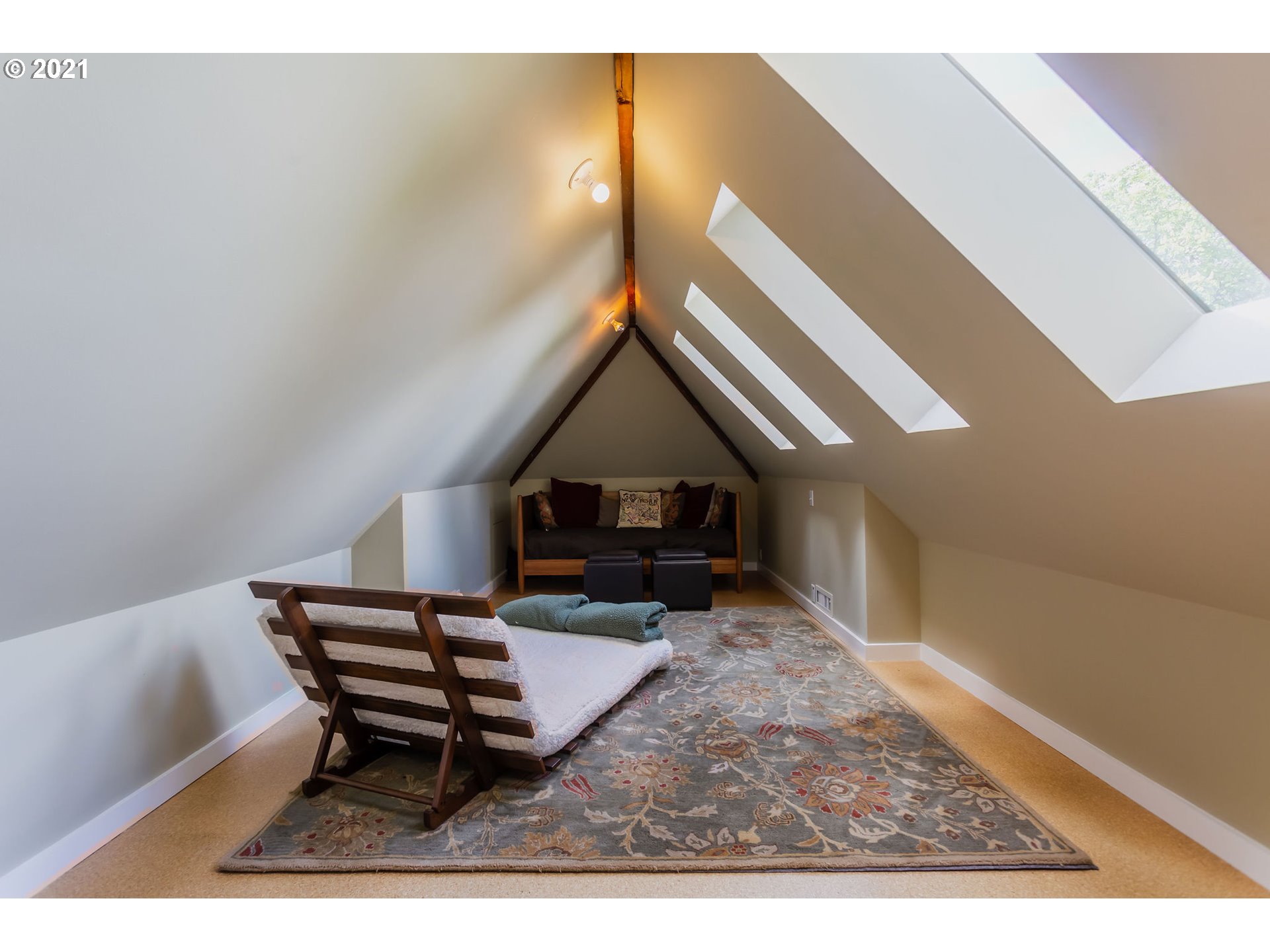 2428 Southwest 19th Avenue Portland, OR 97201 - Photo 16 of 25 Gallery Image 16