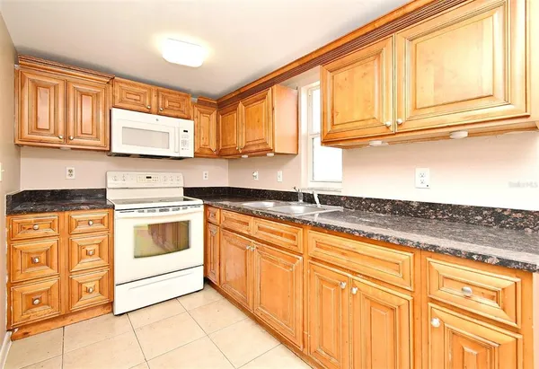 $1,400 | 121 Lori Anne Lane, Unit 121, Winter Springs, FL 32708