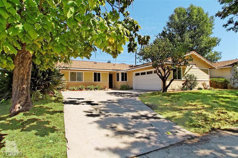 888 Appleton Road Simi Valley, CA 93065 - Photo 1 of 30 a view of a yard in front of a house