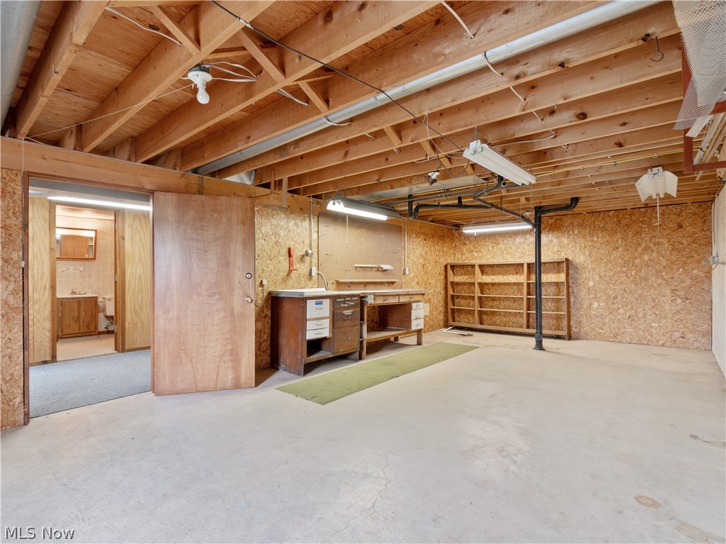 1809 Dexter Road Northeast Massillon, OH 44646 - Photo 27 of 35 Gallery Image 27