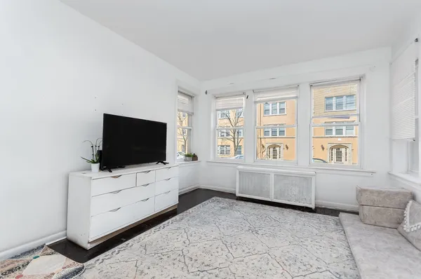 $164,900 | 3553 West Sunnyside Avenue, Unit 1, Chicago, IL 60625