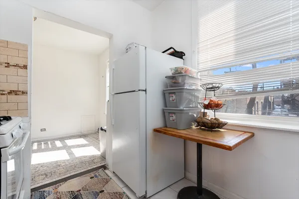 $164,900 | 3553 West Sunnyside Avenue, Unit 1, Chicago, IL 60625