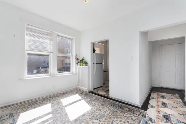 $164,900 | 3553 West Sunnyside Avenue, Unit 1, Chicago, IL 60625