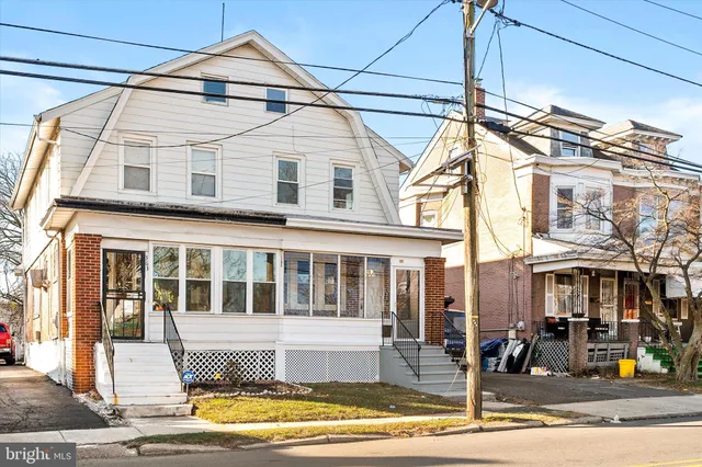 $299,990 | 365 Parkway Avenue, Trenton, NJ 08618
