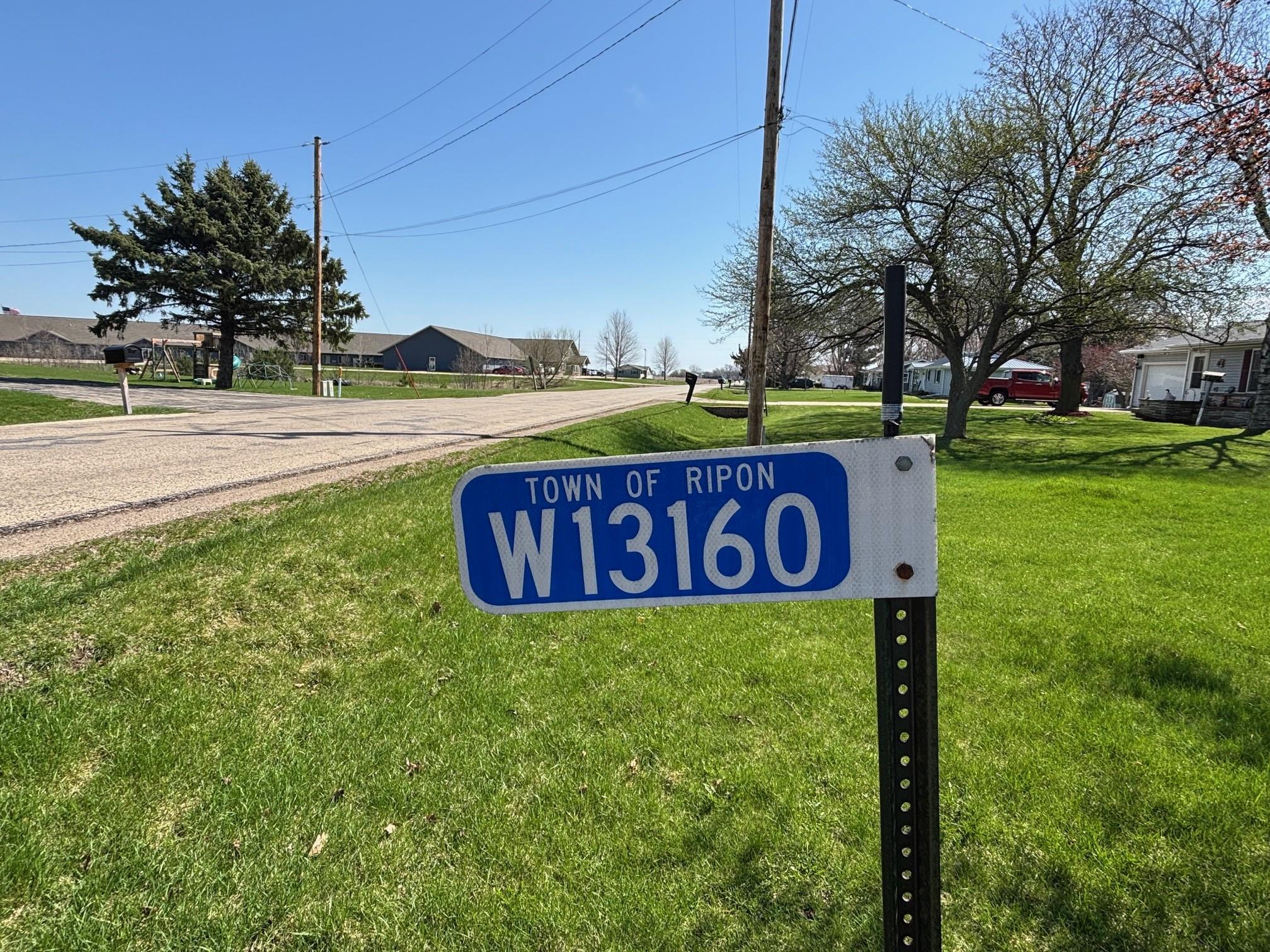 W13160 Olden Road Ripon, WI 54971 - Photo 4 of 22