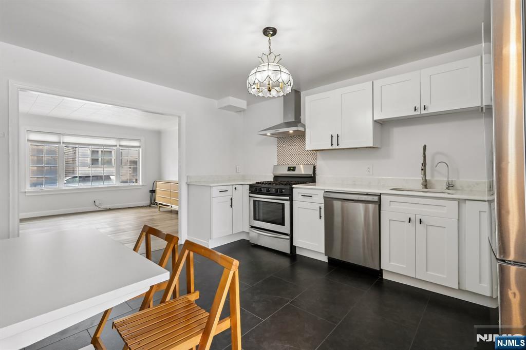 63 Garrison Street Newark, NJ 07105 - Photo 15 of 40
