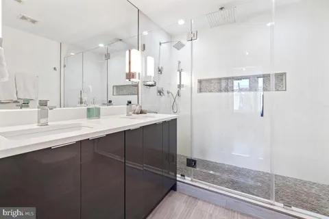 $1,095,000 | 558 Harvard Street Northwest, Unit B, Washington, DC 20059