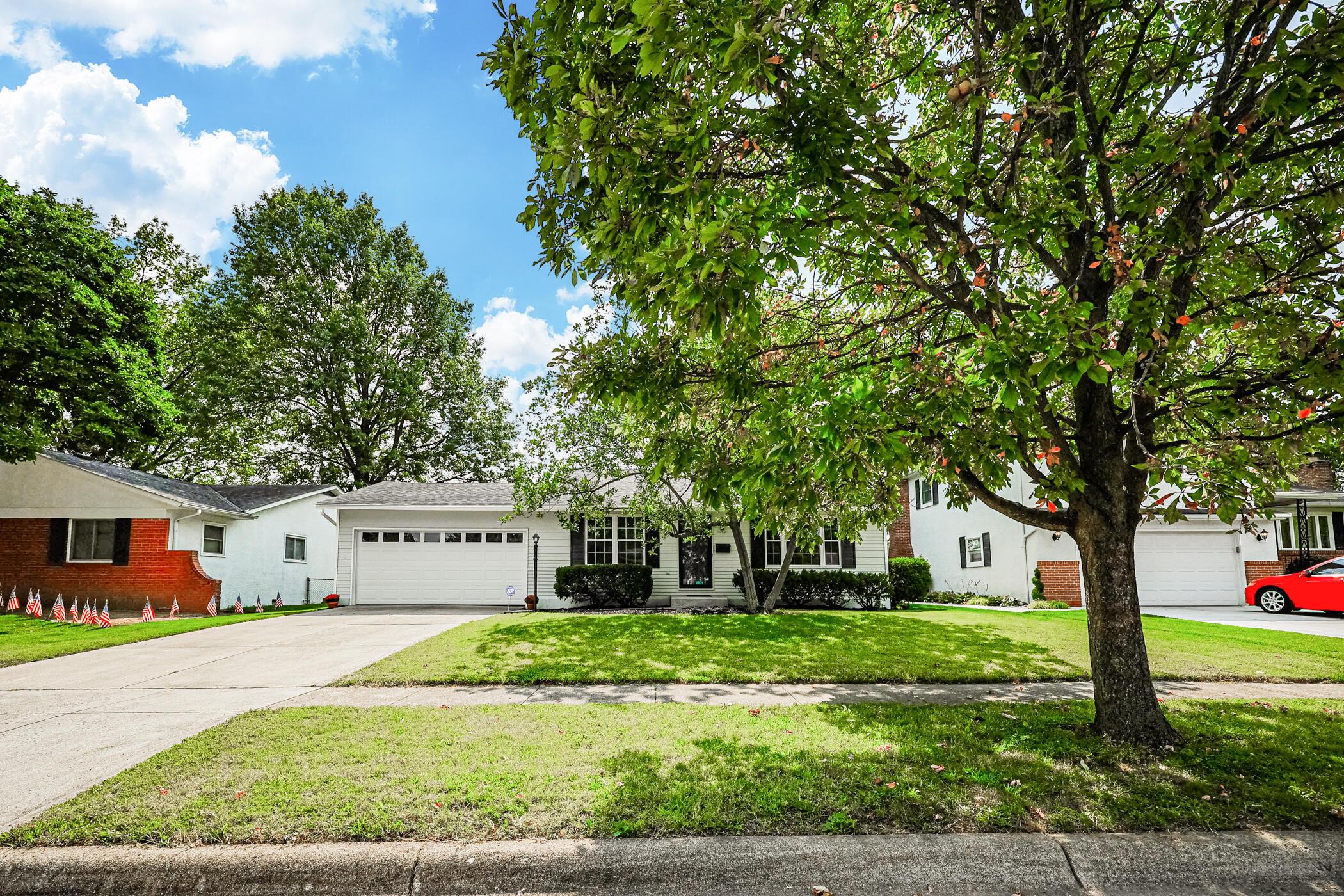 1717 Norma Road Columbus, OH 43229 - Photo 2 of 58 1717 Norma Rd 057