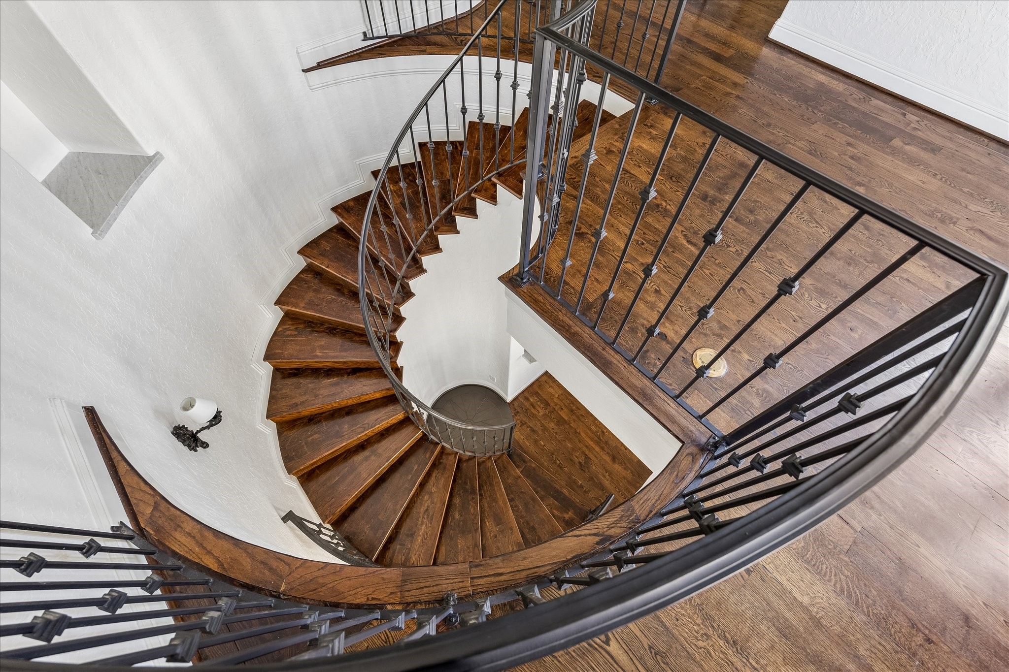 1408 West 23rd Street Houston, TX 77008 - Photo 21 of 39 a view of entryway