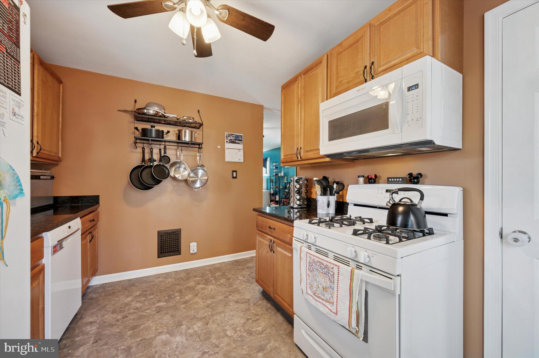926 Bradfield Road Abington, PA 19038 - Photo 9 of 24 Gallery Image 9